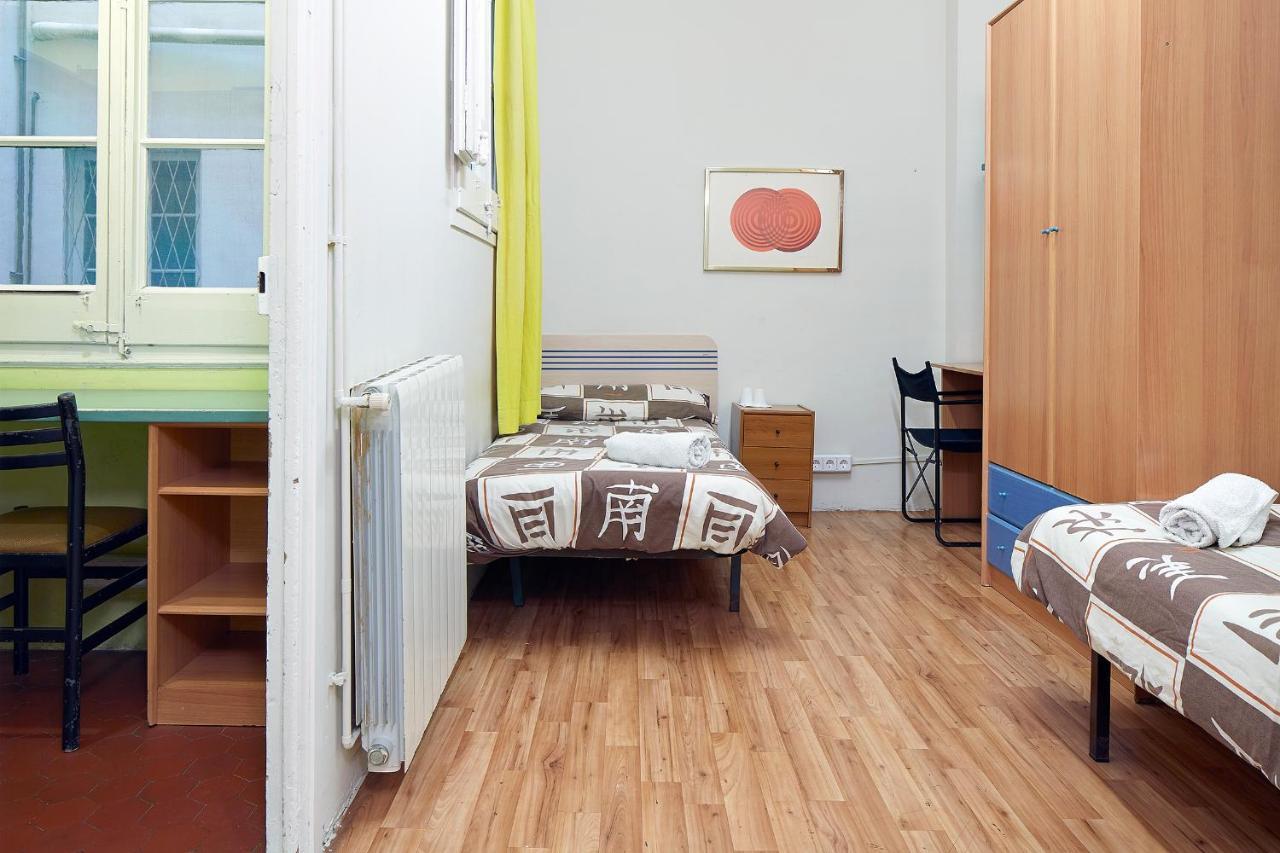 B&B Estudiantes Balmes Барселона Екстер'єр фото