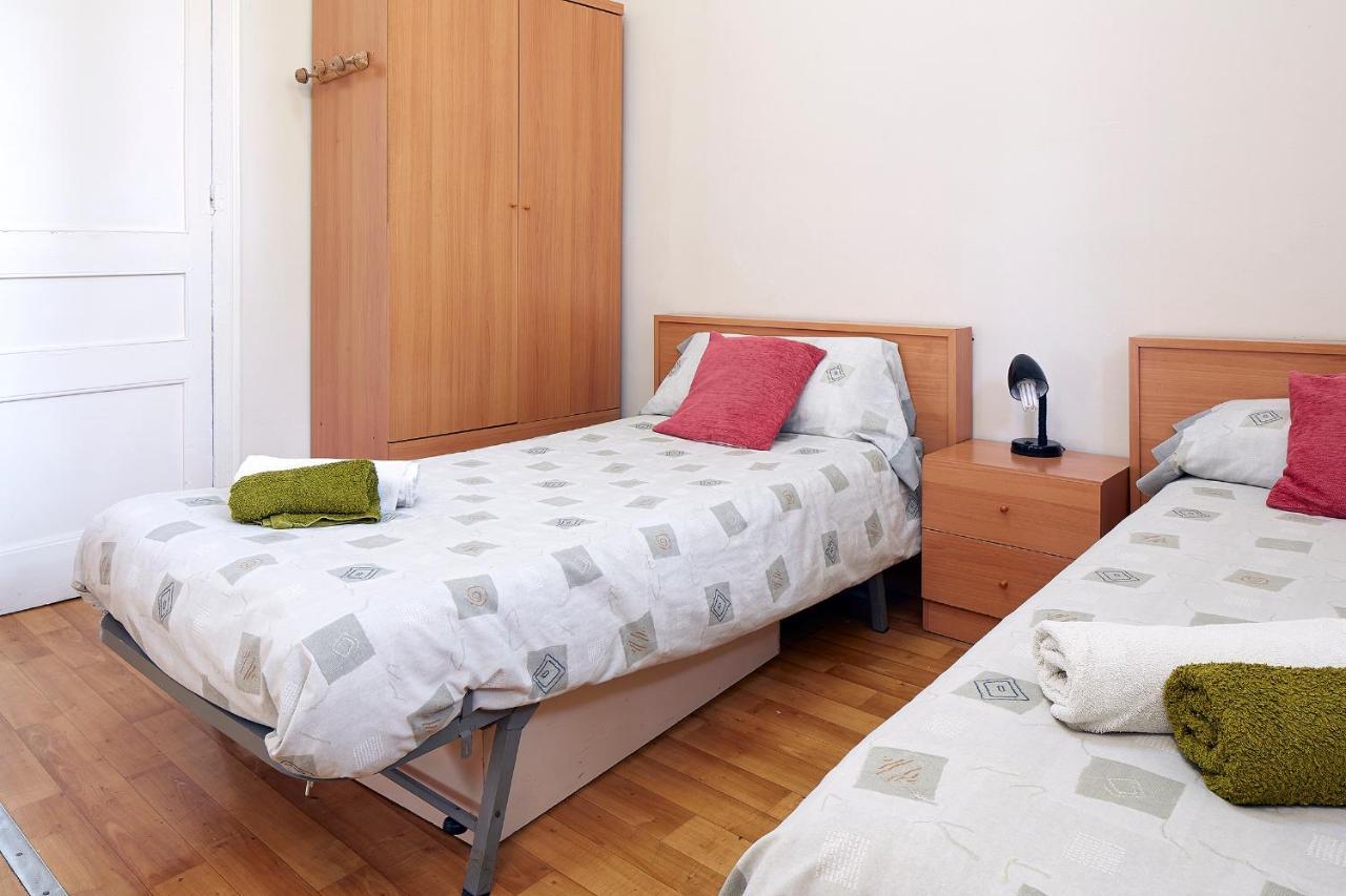 B&B Estudiantes Balmes Барселона Екстер'єр фото