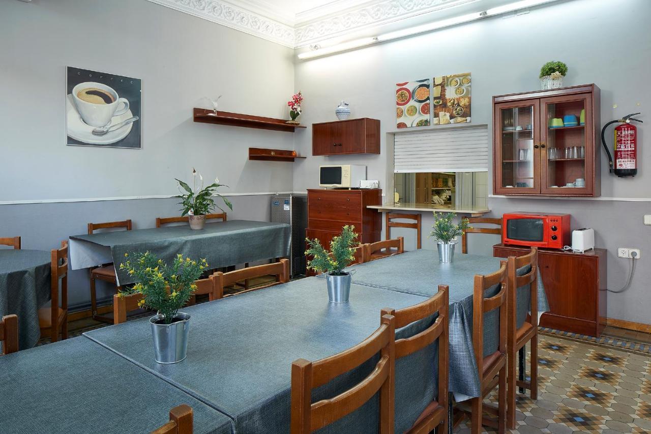 B&B Estudiantes Balmes Барселона Екстер'єр фото