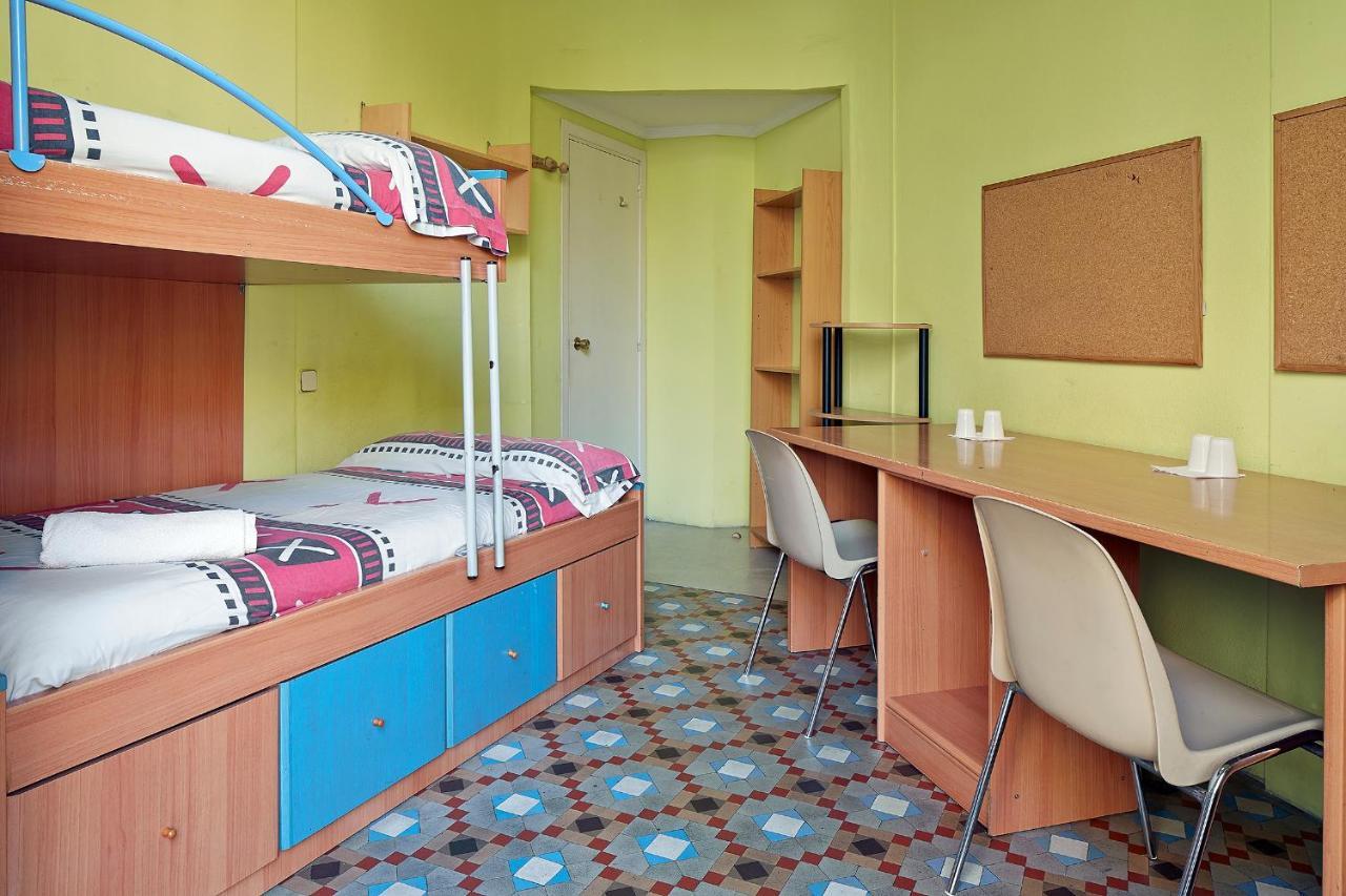 B&B Estudiantes Balmes Барселона Екстер'єр фото